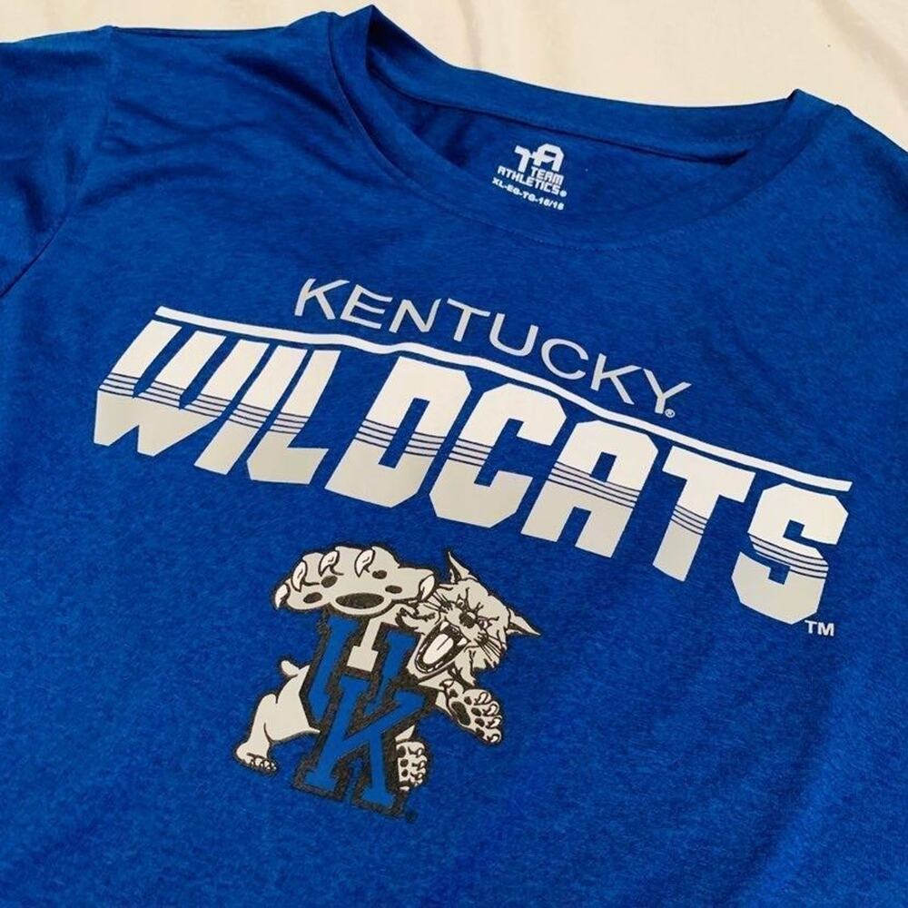 NWT Boys XL Kentucky Wildcats shirt